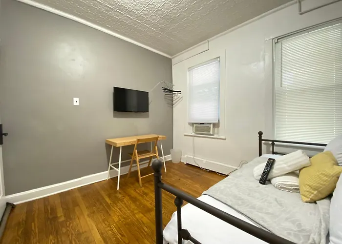 Best Room To Visit Nyc-Subway Access Newark